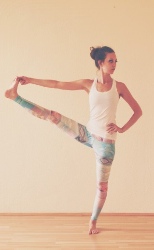 utthita hasta padangusthasana